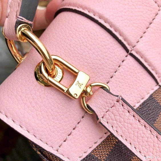 WIS CHANELapton Vuitton Louis Backpack 0826